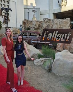 Trisha Hershberger feet photo thumbnail