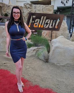 Trisha Hershberger feet photo thumbnail
