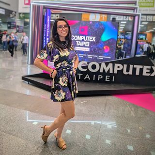 Trisha Hershberger feet photo thumbnail