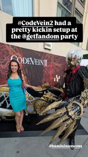 Trisha Hershberger feet photo thumbnail