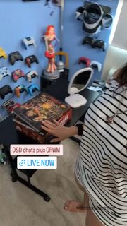 Trisha Hershberger feet photo thumbnail