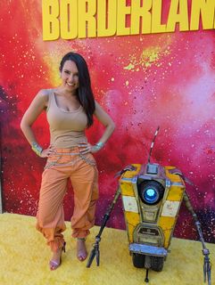 Trisha Hershberger feet photo thumbnail