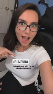 Trisha Hershberger feet photo 1