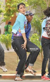 Trisha Krishnan feet photo thumbnail