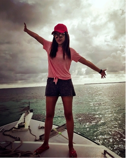Trisha Krishnan feet photo thumbnail