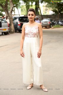 Trisha Krishnan feet photo thumbnail