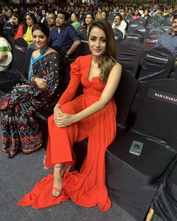 Trisha Krishnan feet photo thumbnail