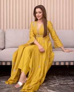 Trisha Krishnan feet photo thumbnail