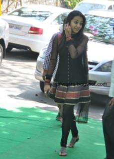 Trisha Krishnan feet photo thumbnail