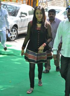 Trisha Krishnan feet photo thumbnail