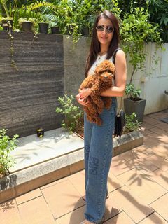 Trisha Krishnan feet photo thumbnail