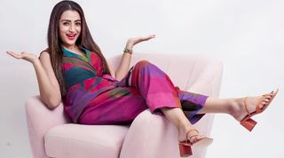 Trisha Krishnan feet photo thumbnail