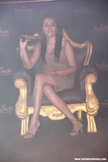 Trisha Krishnan feet photo thumbnail