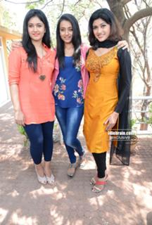 Trisha Krishnan feet photo thumbnail