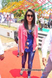 Trisha Krishnan feet photo thumbnail