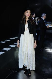 Troian Bellisario feet photo thumbnail
