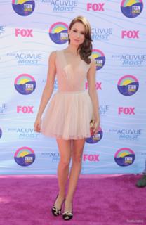 Troian Bellisario feet photo thumbnail