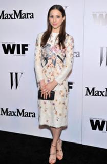 Troian Bellisario feet photo thumbnail
