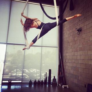 Troian Bellisario feet photo thumbnail