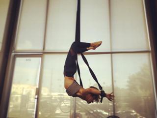Troian Bellisario feet photo thumbnail