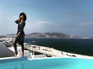 Troian Bellisario feet photo thumbnail