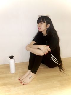 Tsukishiro Himari feet photo thumbnail