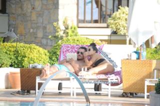 Tuba Büyüküstün feet photo thumbnail