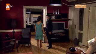 Tuba Büyüküstün feet photo thumbnail