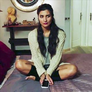 Tuba Büyüküstün feet photo thumbnail