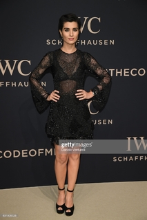 Tuba Büyüküstün feet photo thumbnail