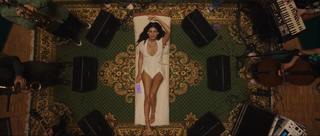 Tuba Büyüküstün feet photo thumbnail
