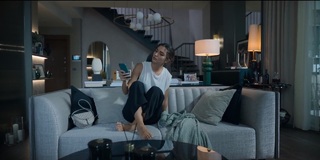 Tuba Büyüküstün feet photo thumbnail