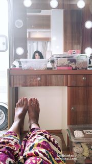 Tuba Büyüküstün feet photo thumbnail