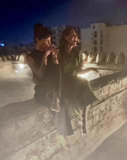 Tuba Büyüküstün feet photo thumbnail