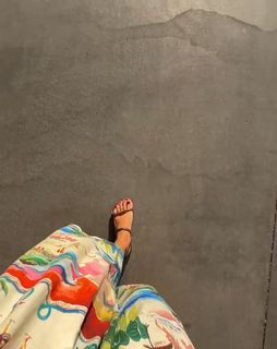 Tuba Büyüküstün feet photo thumbnail