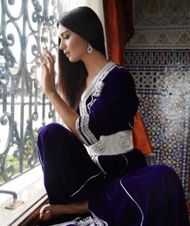 Tuba Büyüküstün feet photo thumbnail