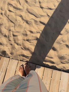Tuba Büyüküstün feet photo 9