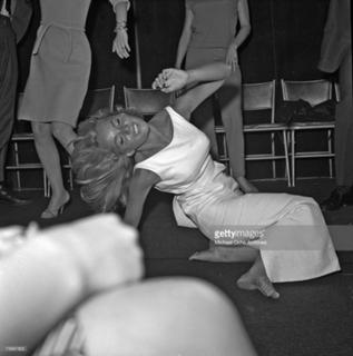 Tuesday Weld feet photo 17