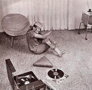 Tuesday Weld feet photo 3