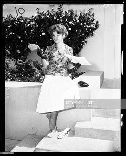 Tuesday Weld feet photo 10