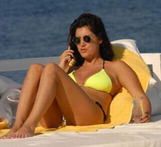 Tugba Ekinci feet photo 2