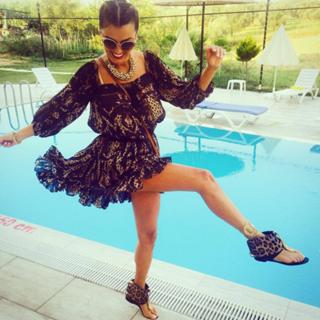 Tugba Özay feet photo 9