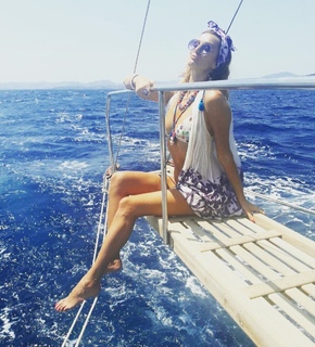 Tugba Özay feet photo 3