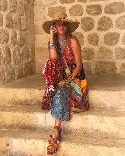 Tugba Özay feet photo 12