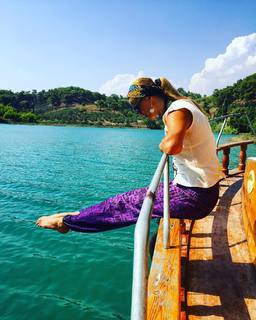 Tugba Özay feet photo 11