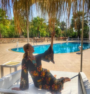 Tugba Özay feet photo 4