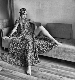 Tugba Özay feet photo 17