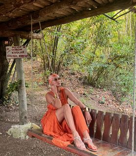 Tugba Özay feet photo 1