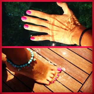 Tugce Ozbudak feet photo thumbnail