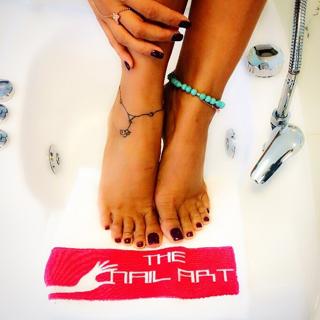 Tugce Ozbudak feet photo thumbnail